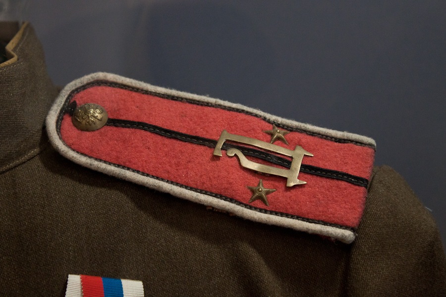 Погон подпоручика 2-го Стрелкового офицерского генерала Дроздовского полка Добровольческой армии.